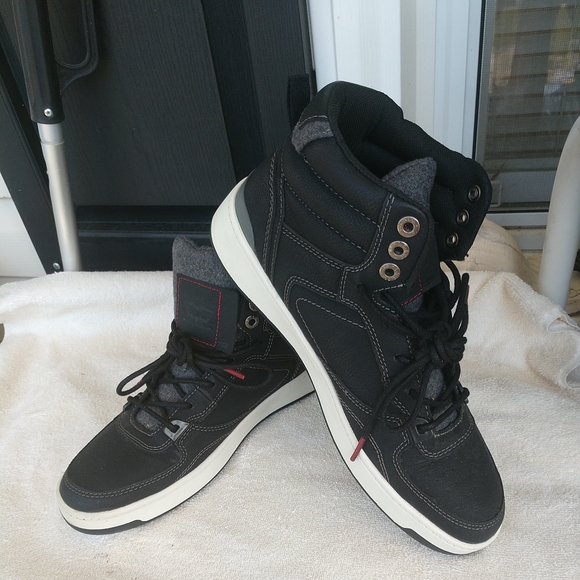 Levi's Other - Levi's Strauss Men's Mod Hi Top Sneakers Black Padded Footed Lace Up  9.5